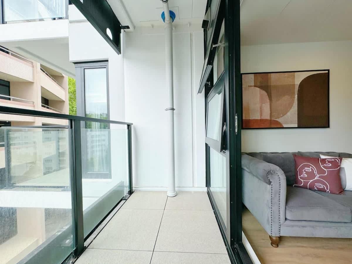 One-bed Urban Escape With Pool Gym & Sauna Apartment *