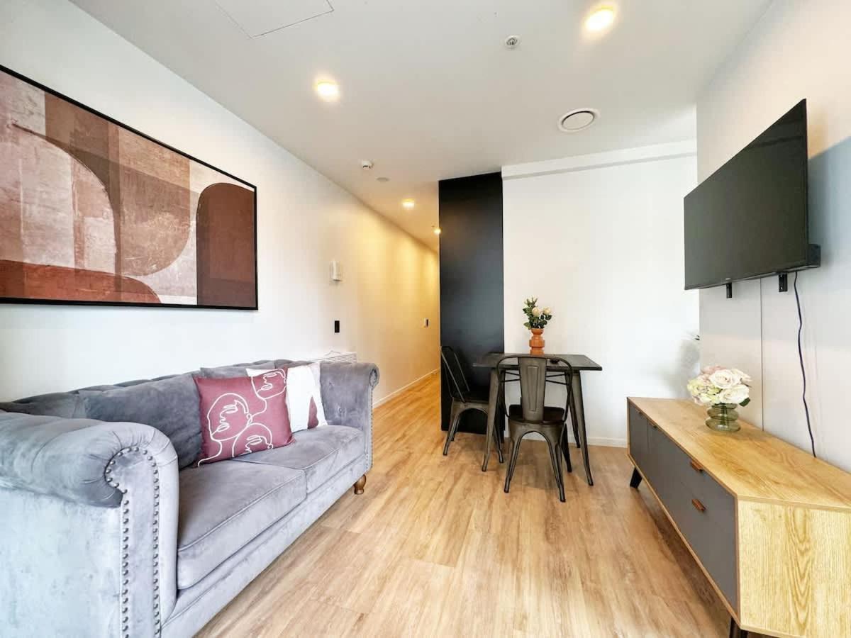 One-bed Urban Escape With Pool Gym & Sauna * Auckland